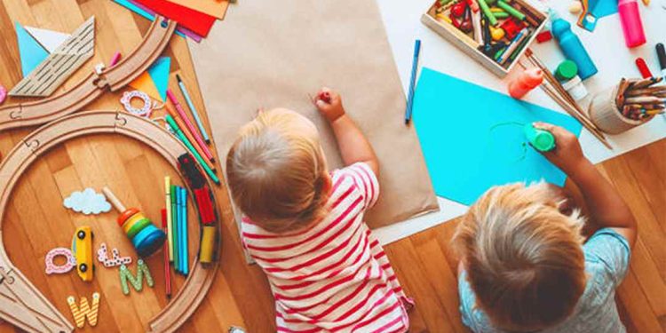 Luôn chuẩn bị dụng cụ sẵn sàng cho trẻ